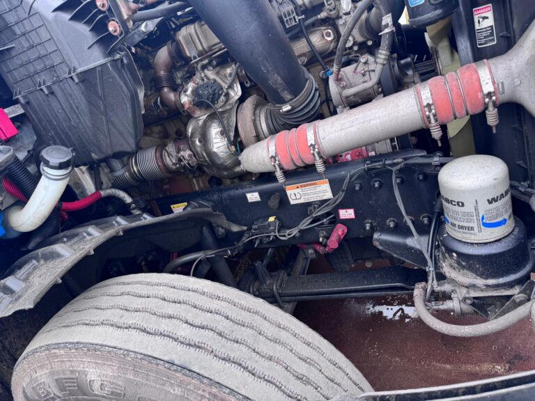ENGINE PHOTO 2 VIN 3AKJHHDR1PSUE1903