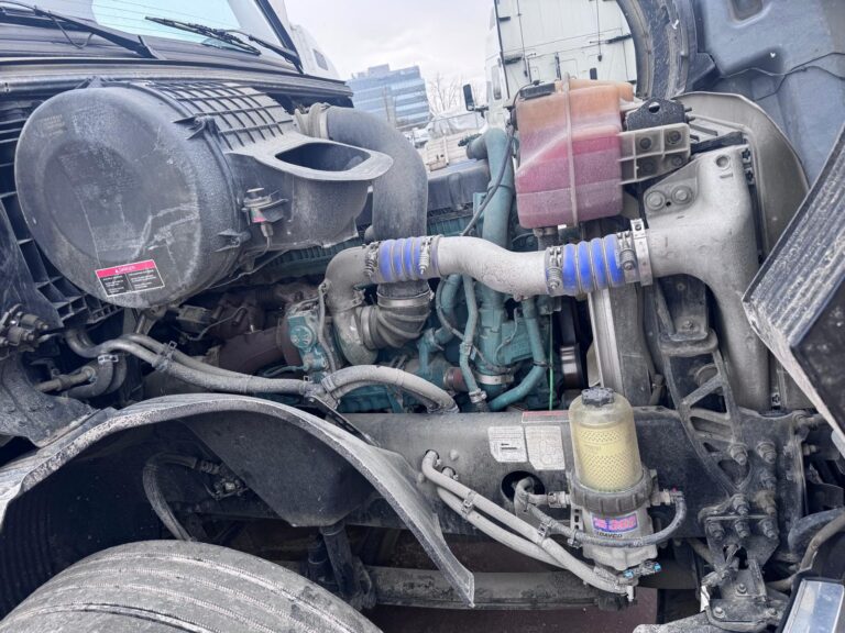 ENGINE PHOTO3 FOR VIN 4V4NC9EH8NN303168