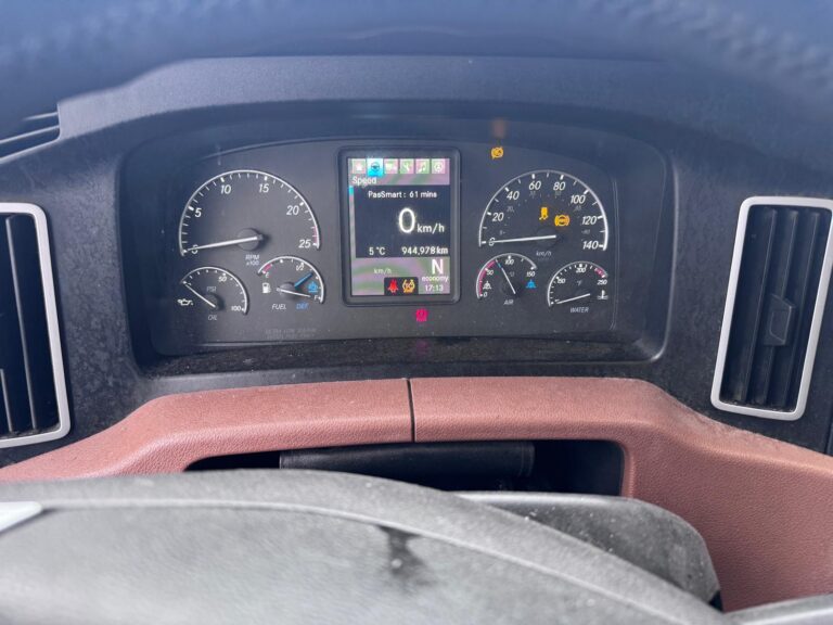 ODOMETER READING 3AKJHHDR1PSUE1903