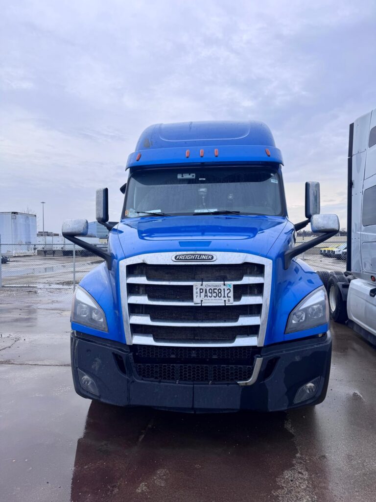 front side photo 3AKJHHDR1PSUE1903