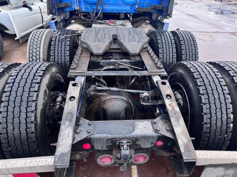 rear tire photo 1 3AKJHHDR1PSUE1903