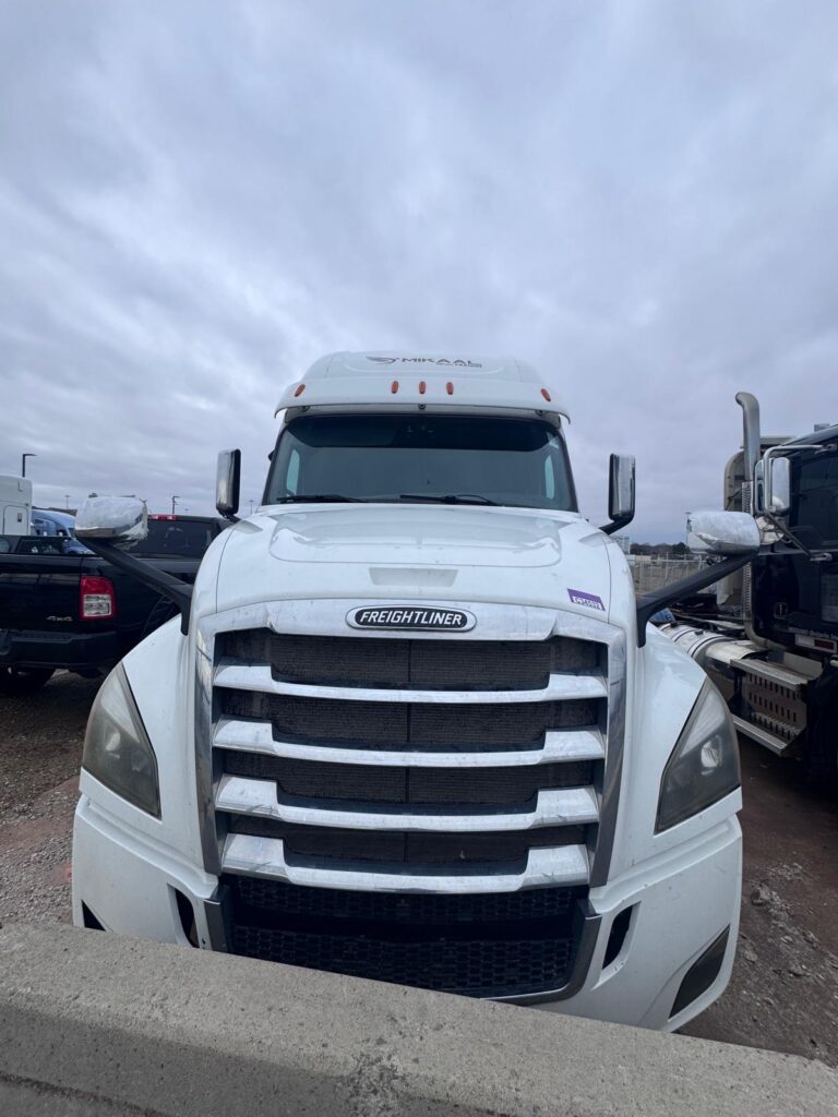 front photo 3AKJHHDR5JSJW2398