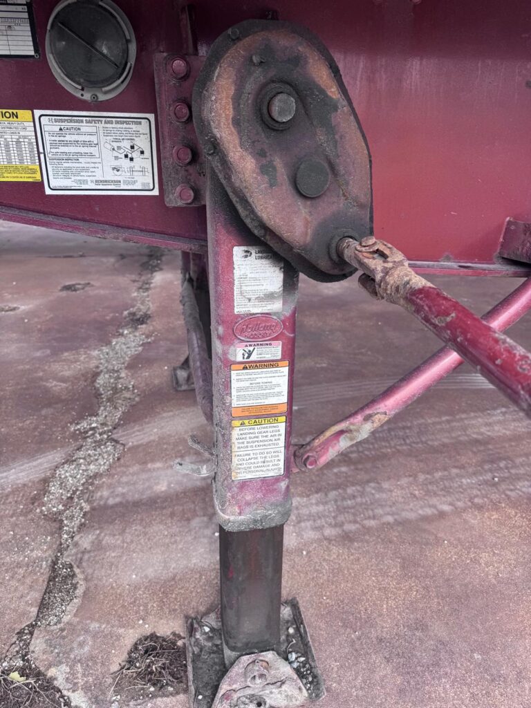 landing gear 2LDPF4827GL062282