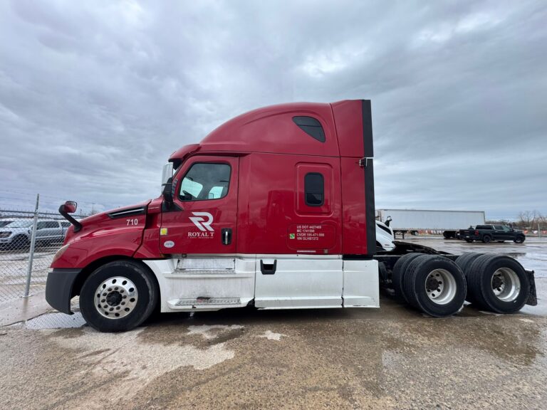 left side photo 3AKJHHDR8LSLR5372