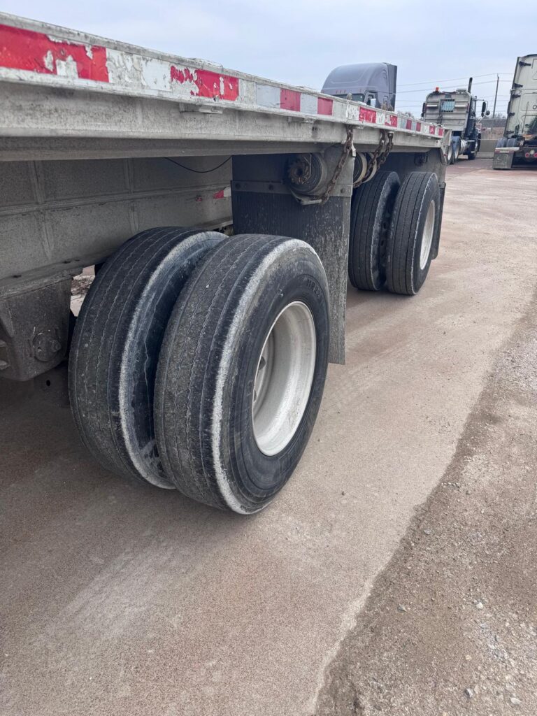 tire photo 2 5DMFABTB05M000042