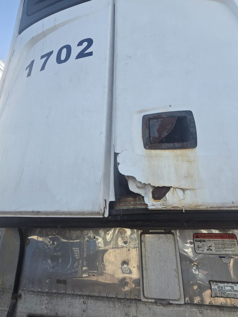 Reefer door damage